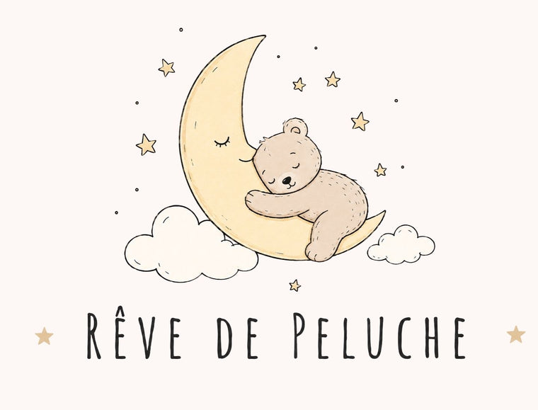 Logo Rêve de Peluche représentant un ourson endormi faisant un câlin à une lune entourée d'étoiles et de nuages.