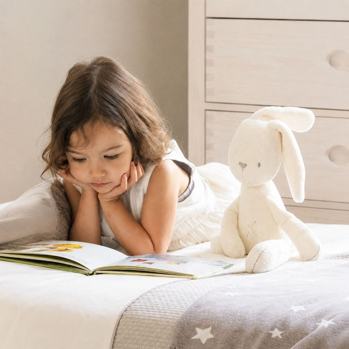 Peluche lapin blanc